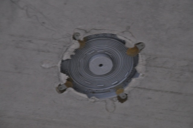 kurze-lampen-einbaugehaeuse-empfehlung-in-betondecke-243643-1.jpg