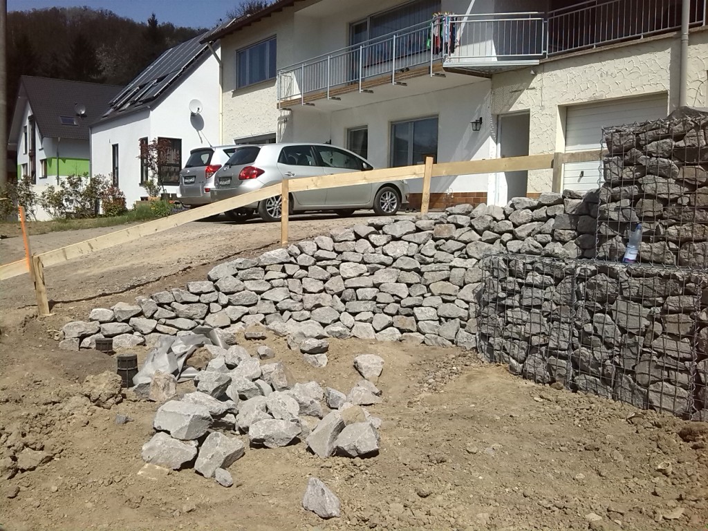 l-steine-fuer-hangbefestigung-verwenden-105431-1.jpg
