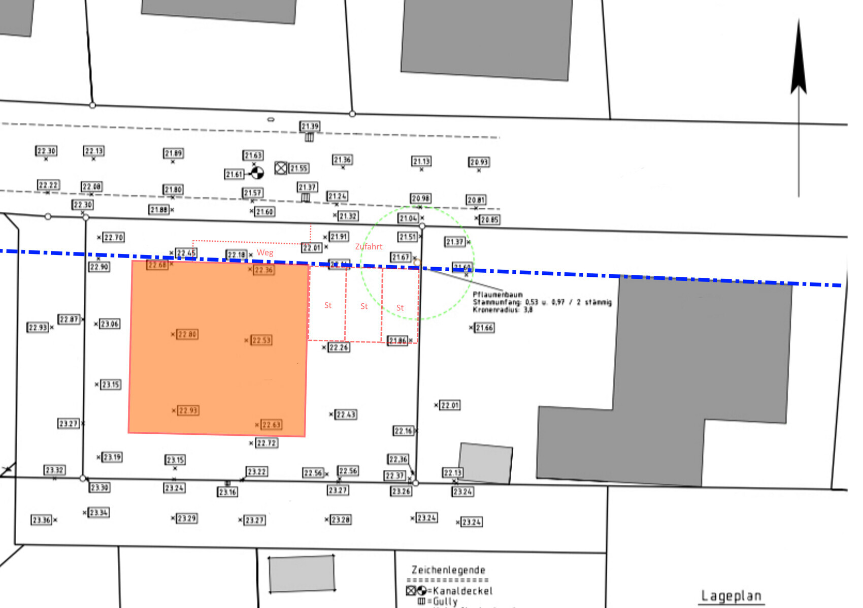 Lageplan eines Grundstücks mit Gebäude, Zufahrt, orange Baublock und blau gestrichelter Grenze.