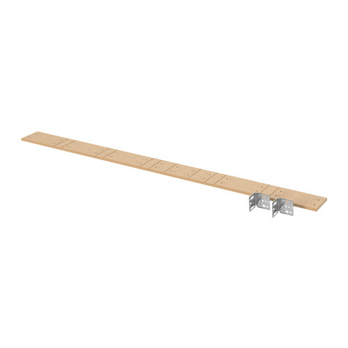 Lange Holzlatte mit gebohrten Löchern; zwei Metallwinkel am Ende.