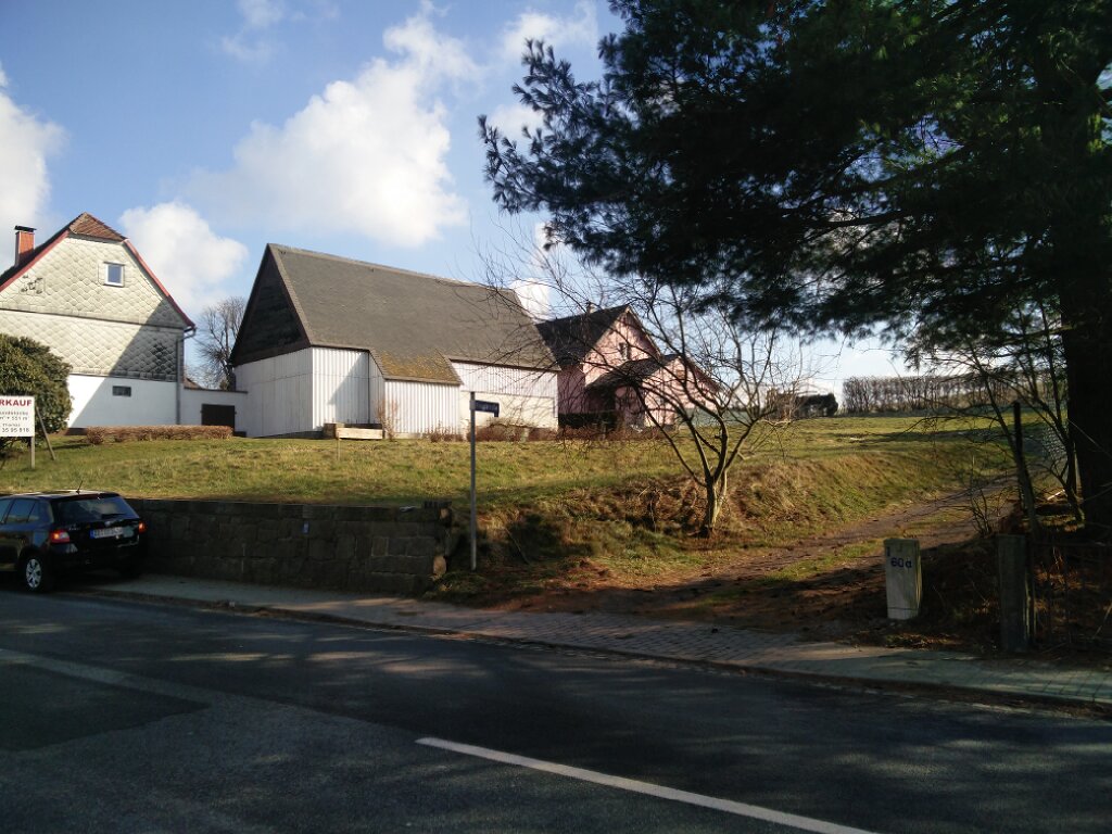 leichte-hanglage-aufschuetten-oder-mit-hang-bauen-261556-1.jpg
