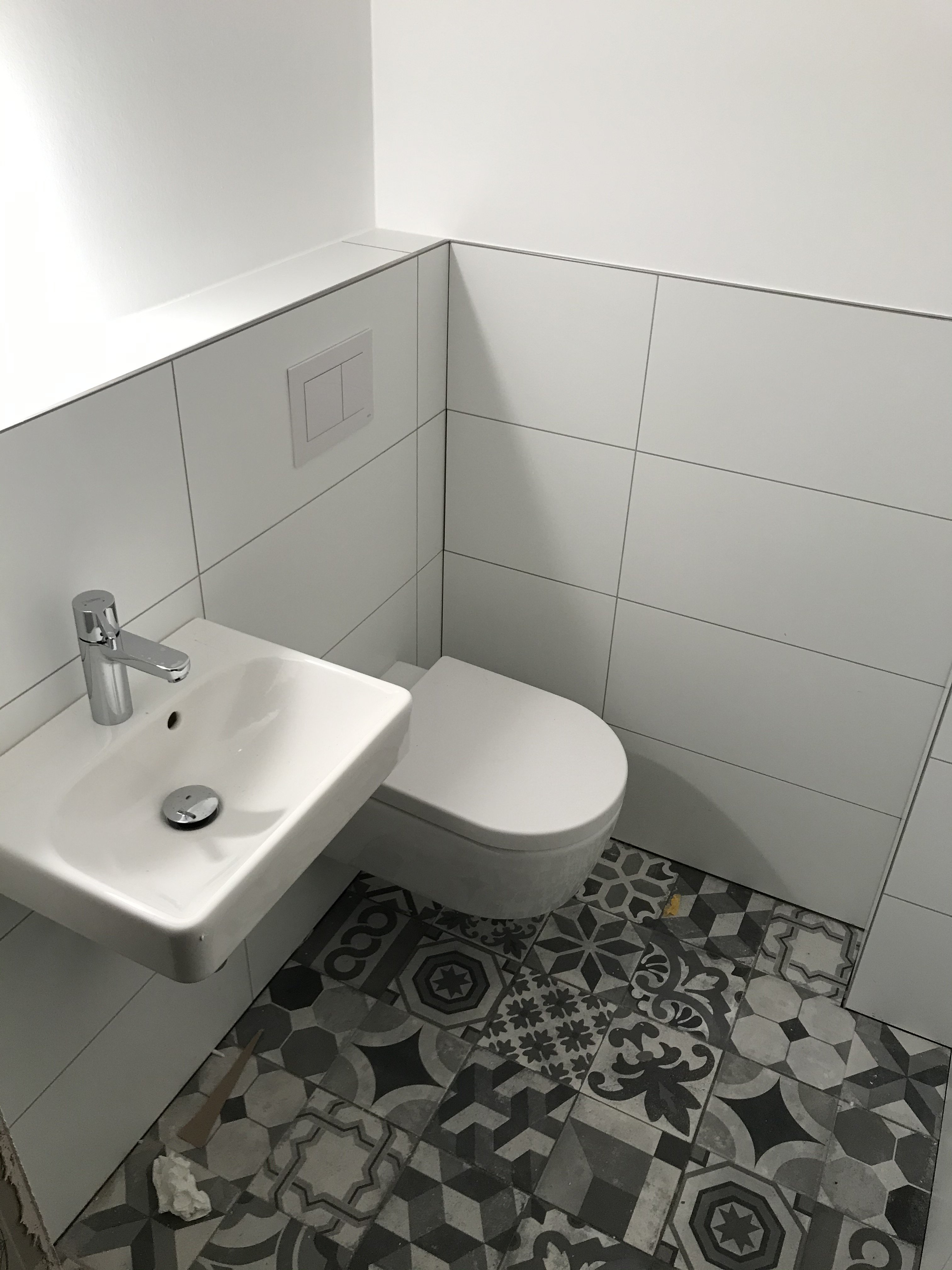 lichtanschluss-falsche-stelle-gaeste-wc-373054-1.jpg