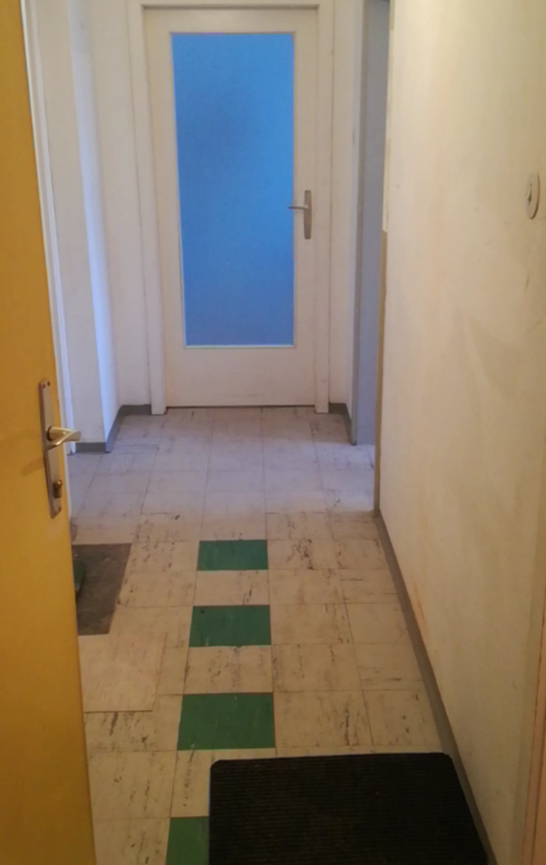 linoleumboden-und-vinylbodenfliesen-renovieren-erneuern-466957-4.png