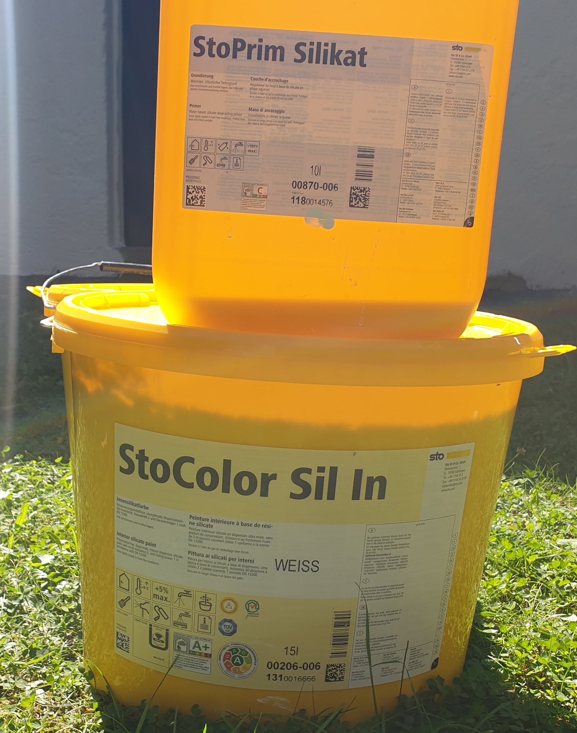 malerfirma-nutzt-innenfarbe-stocolor-sil-in-fuer-fassadenanstrich-433037-1.jpg