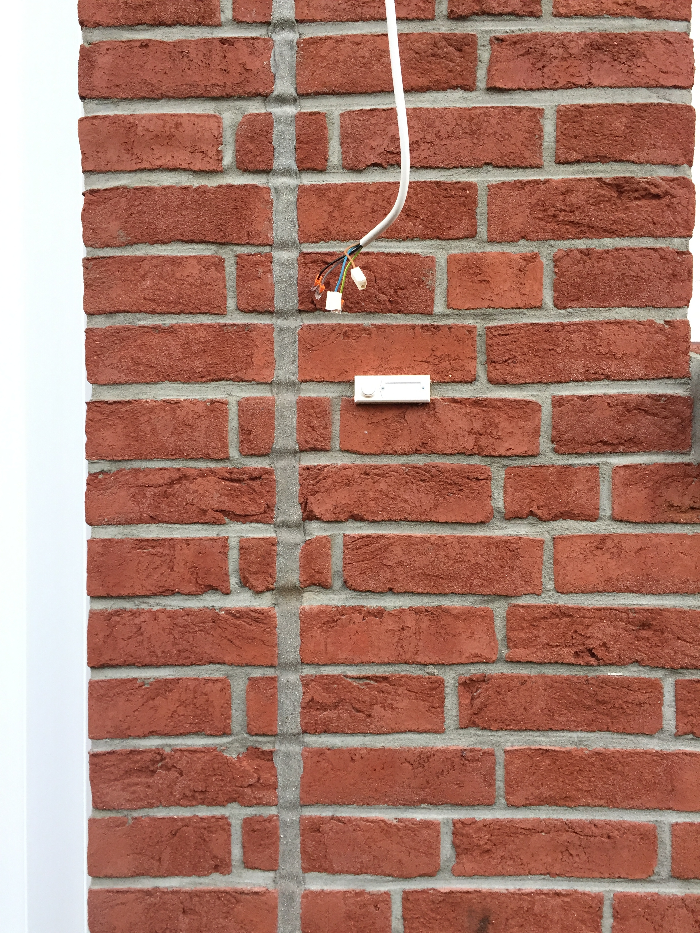 mangelhafte-dehnungsfuge-in-klinkerfassade-361316-2.JPG