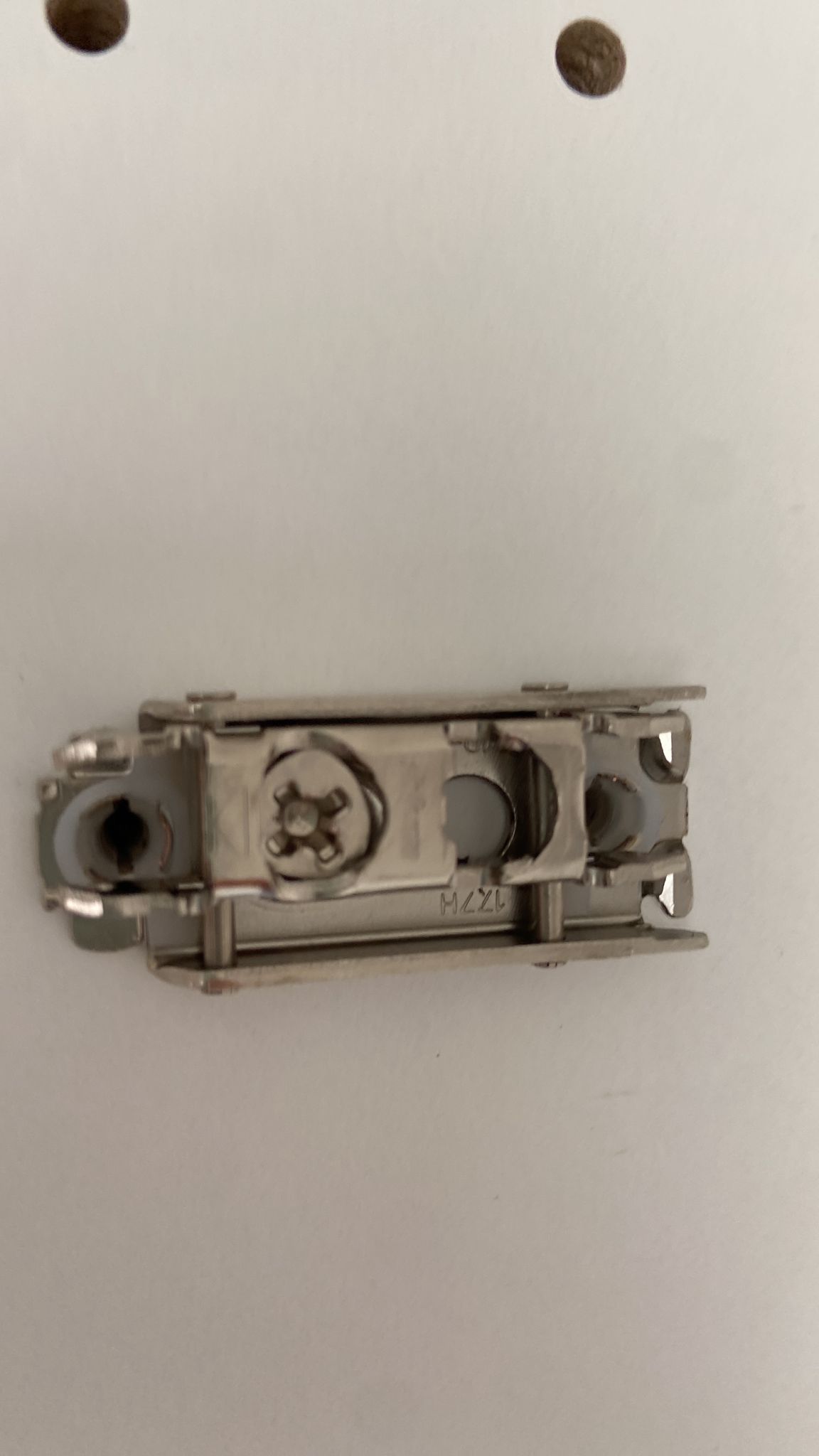 metallischer-unterputz-lichtschalter-rahmen.jpg