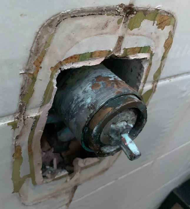 mischbatterie-unterputz-laesst-sich-nicht-oeffnen-391453-1.JPG
