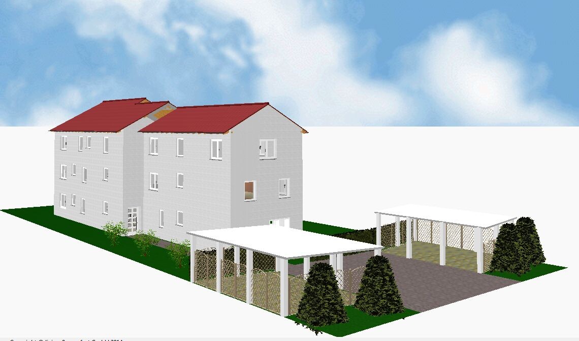 Mehrfamilienhaus-Komplex mit rotem Dach, Carport und Gartenanlage auf grünem Grund.