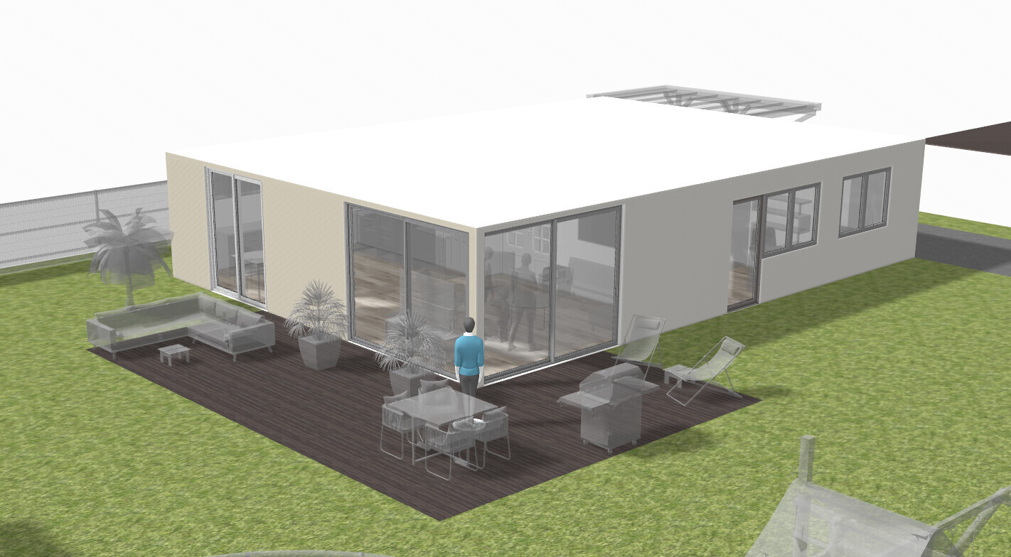 Modernes Haus mit Flachdach, Holzterrasse, Glas-Schiebetüren, Gartenmöbeln und Person in Blau.