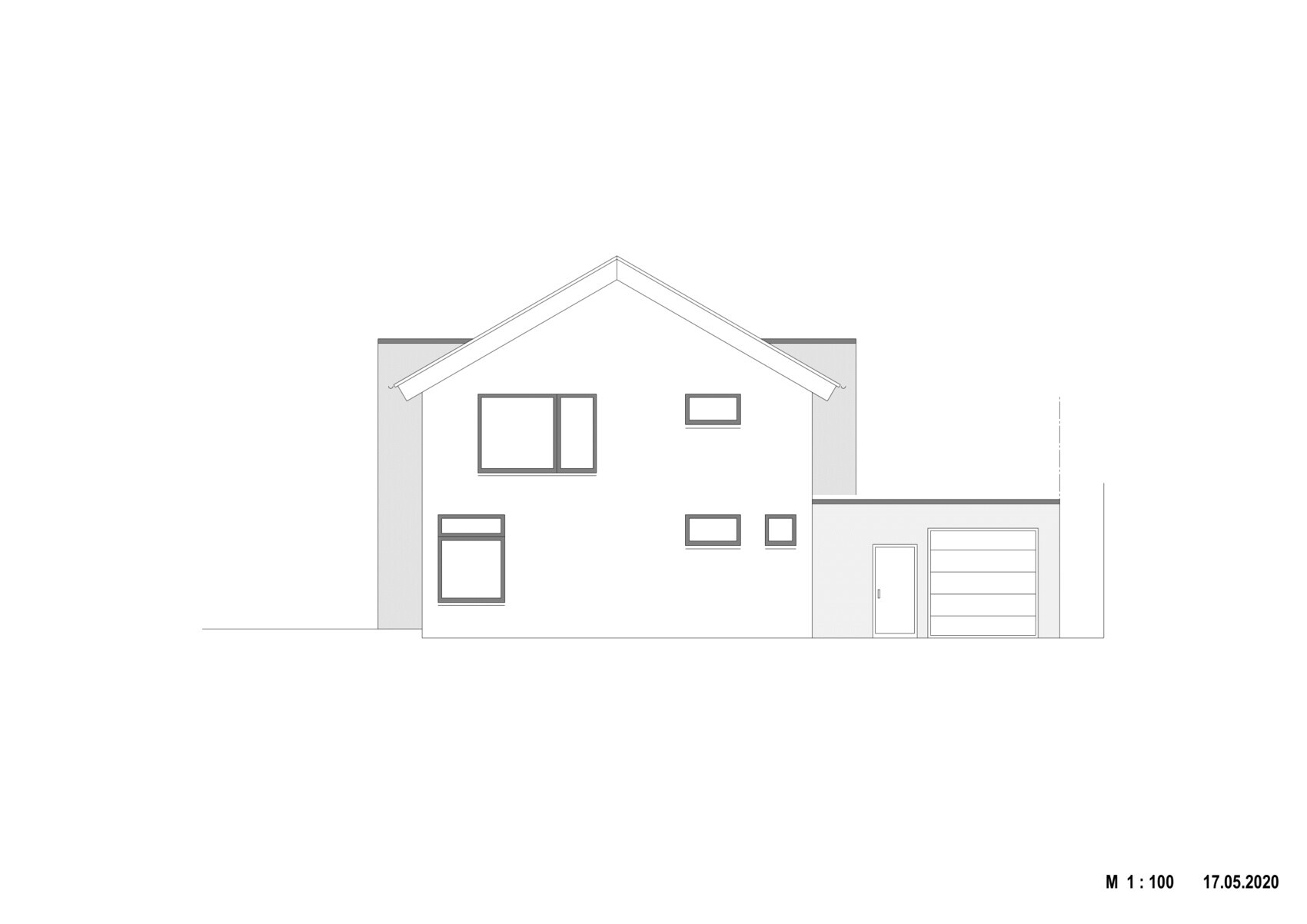 Vorderansicht eines Hauses mit Satteldach, Garage rechts und mehreren Fenstern.