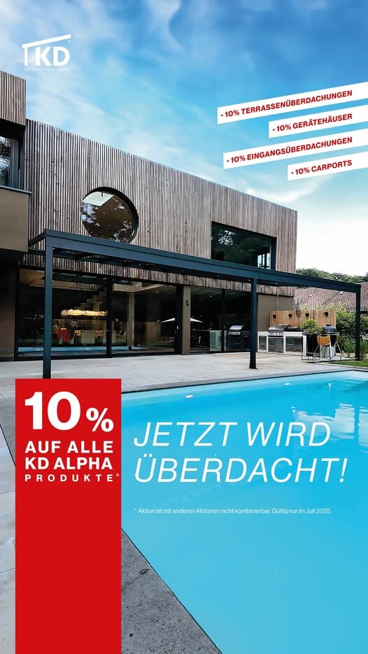 Moderne Hausfassade mit Pool und Terrassenbereich im Außenbereich