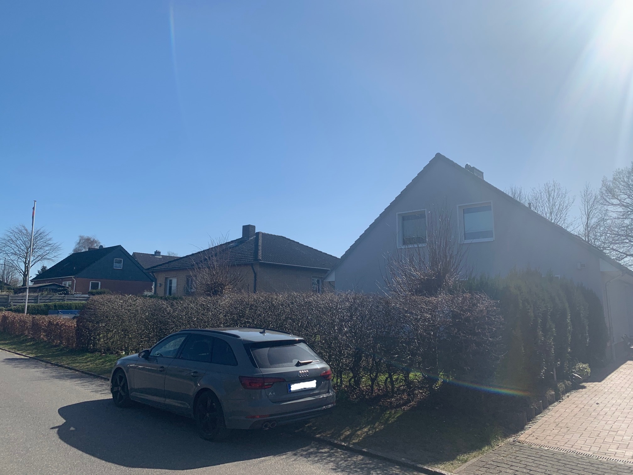 moderne-hausansicht-aussenfront-strassenansicht.jpg