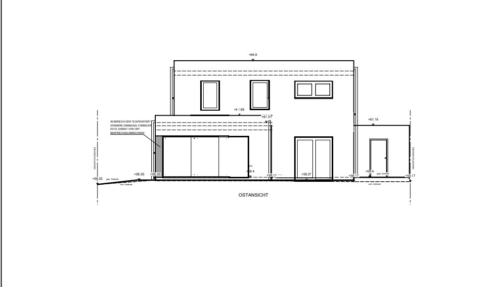 Ostansicht eines modernen, zweigeschossigen Hauses mit Garage und großen Fenstern.