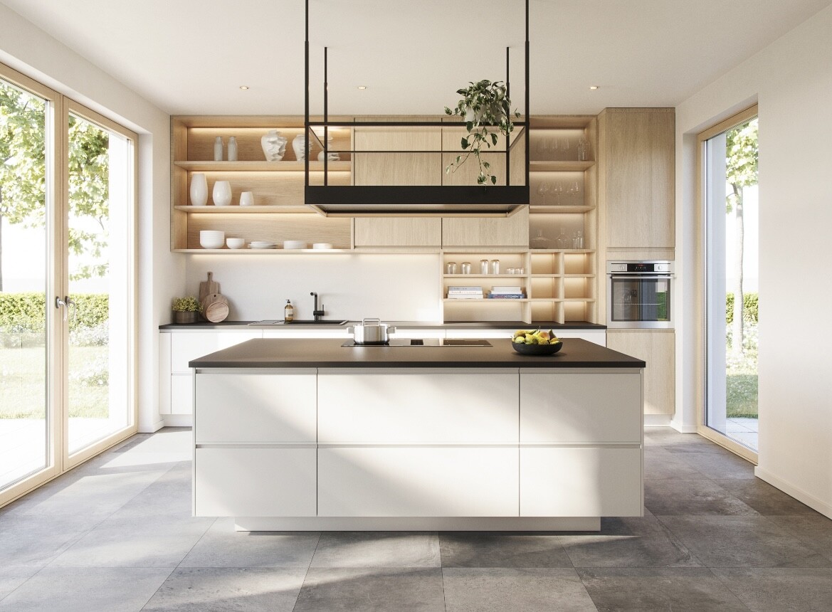 Moderne Küche mit einer zentralen Insel, offenen Holzregalen, Backofen und großen Fenstern