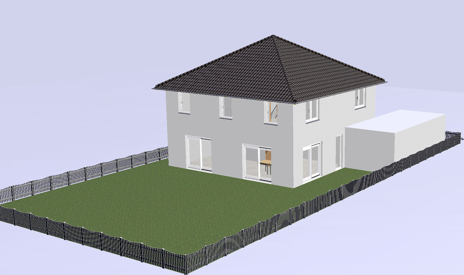 Zweistöckiges Haus mit dunklem Ziegeldach, großen Fenstern und umzäunten Garten.
