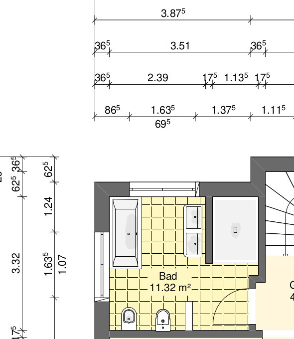 Grundriss eines Badezimmers: Badewanne links, zwei Waschbecken rechts, Toilette unten, gelber Boden.