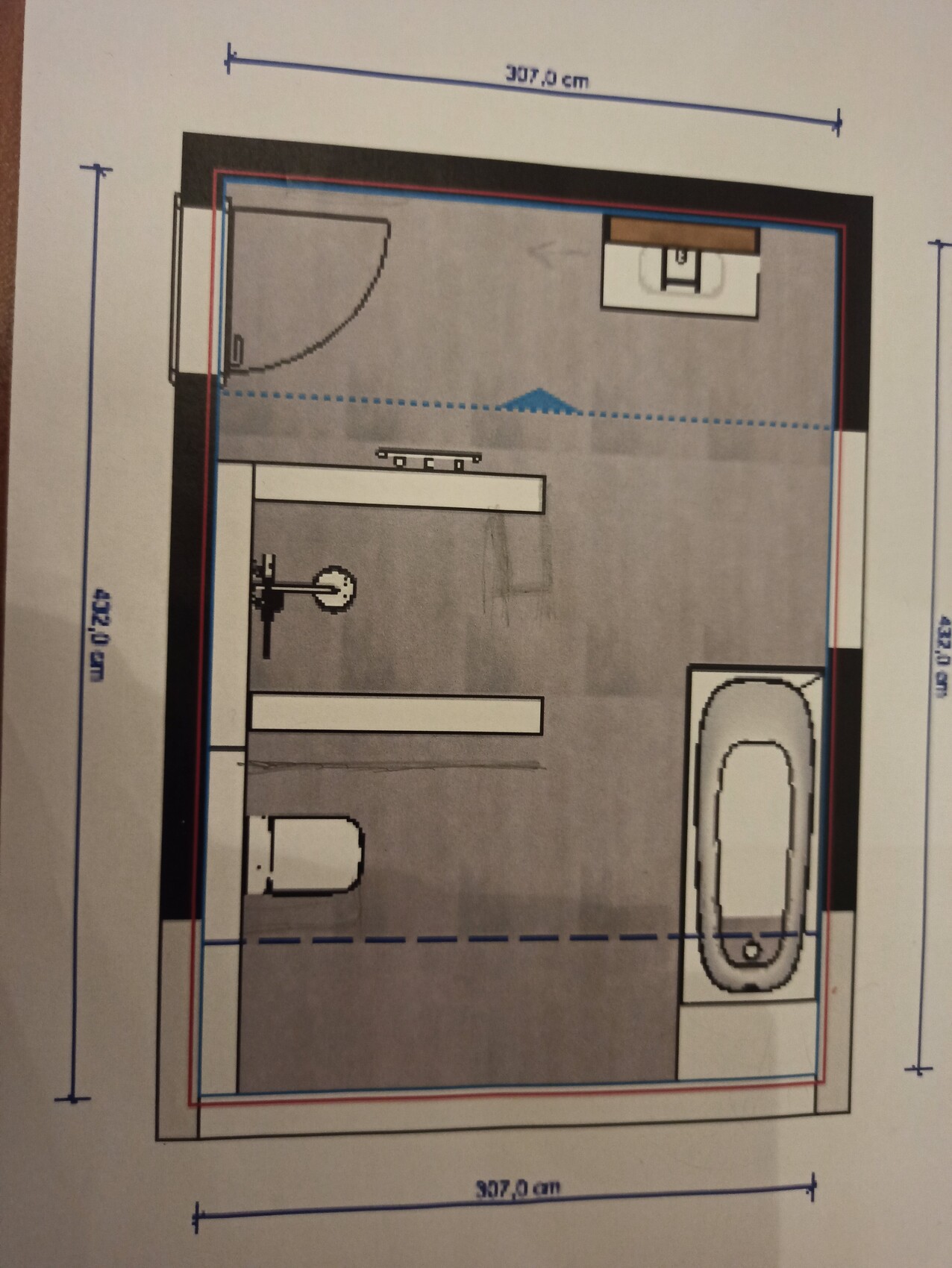 Grundriss eines Badezimmers: Badewanne rechts, Toilette unten links, Waschbecken oben rechts.