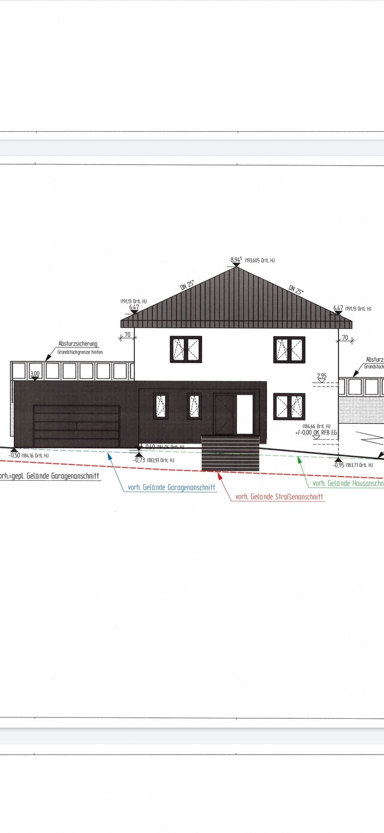 Zweistöckiges Einfamilienhaus mit Garagenanbau links, Eingang vorne, Giebeldach.
