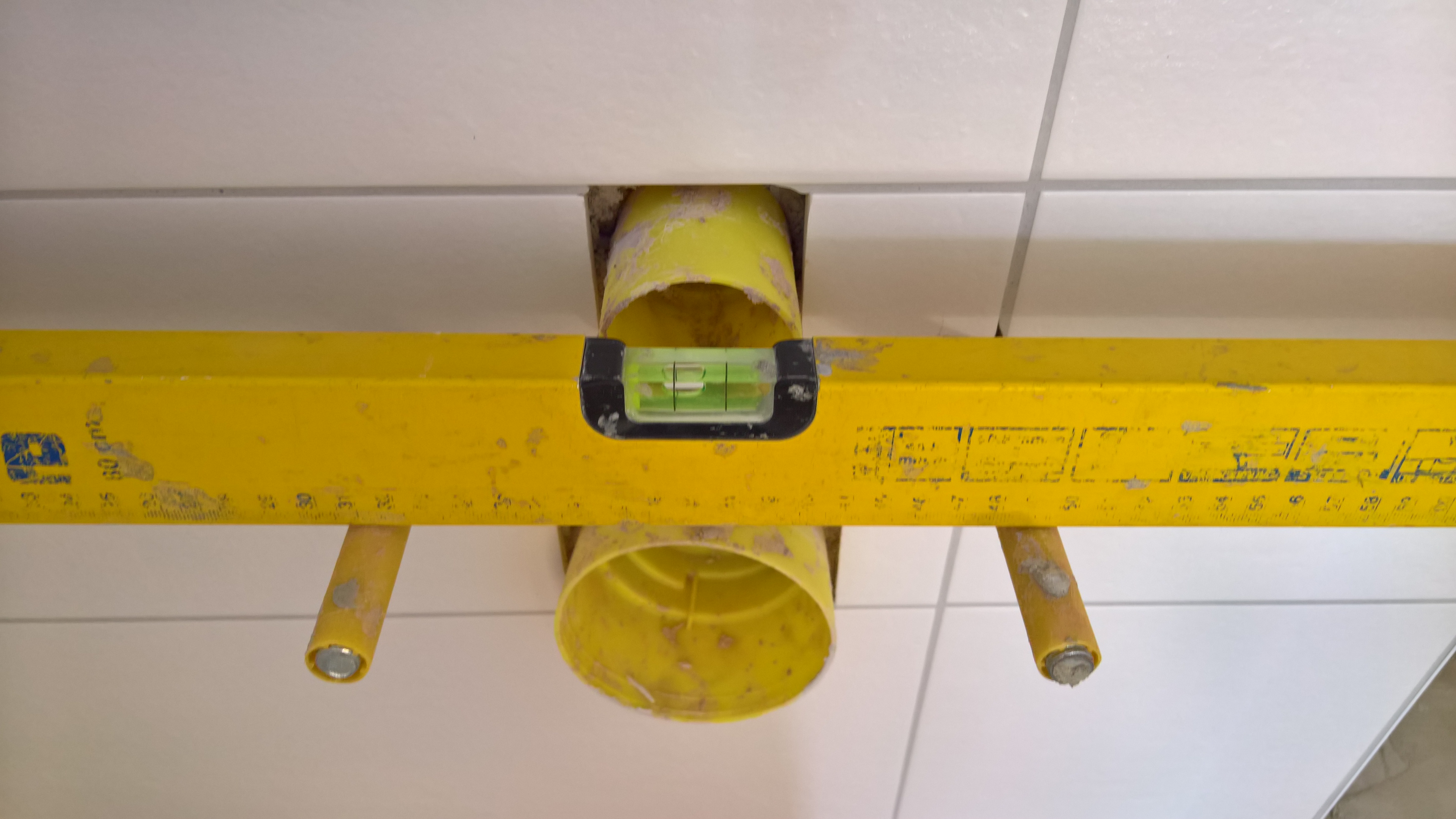 montage-stangen-fuer-wand-wc-nicht-im-wasser-ist-das-normal-227355-1.jpg