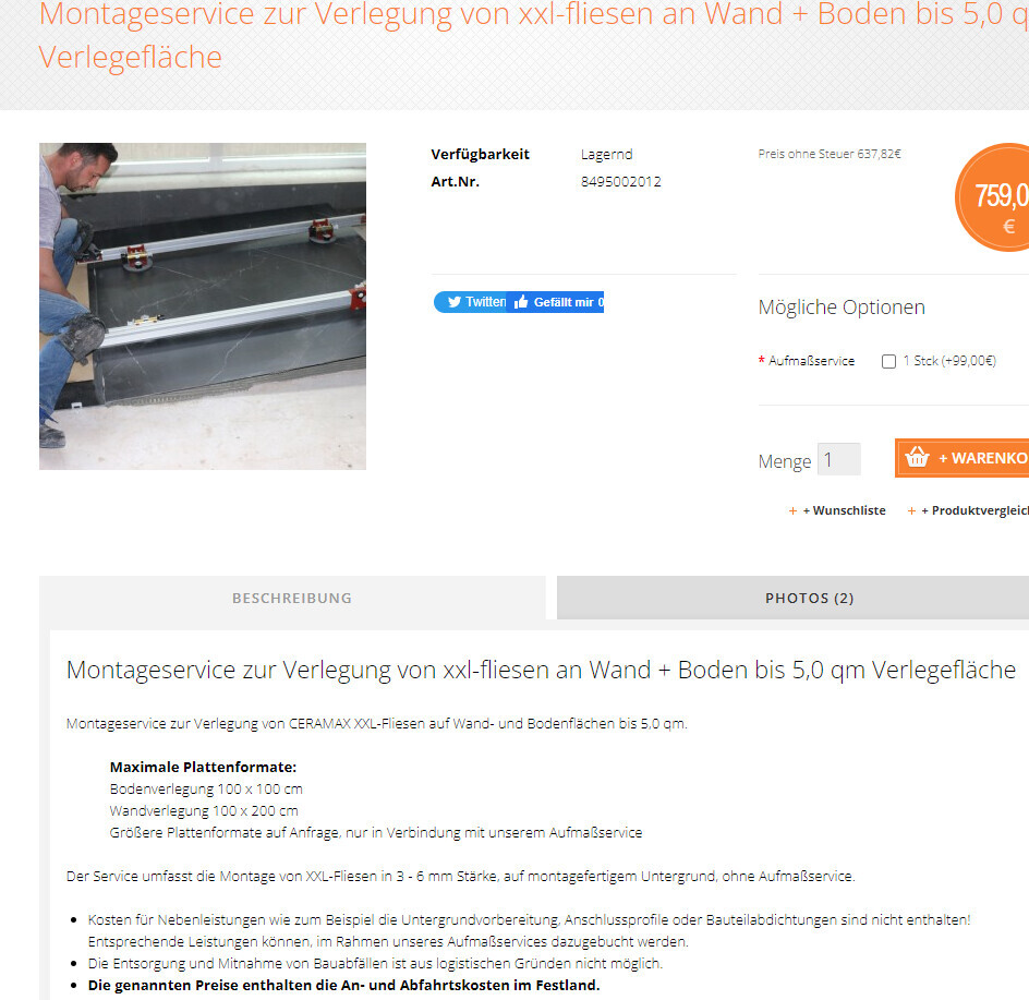 Mitarbeiter verlegt XXL-Fliesen an Wand und Boden während der Montage