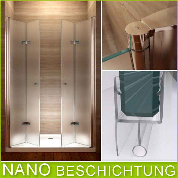 Moderne Duschkabine mit Glasflächen, Holzverkleidung und verchromter Armatur; Nano-Beschichtung.