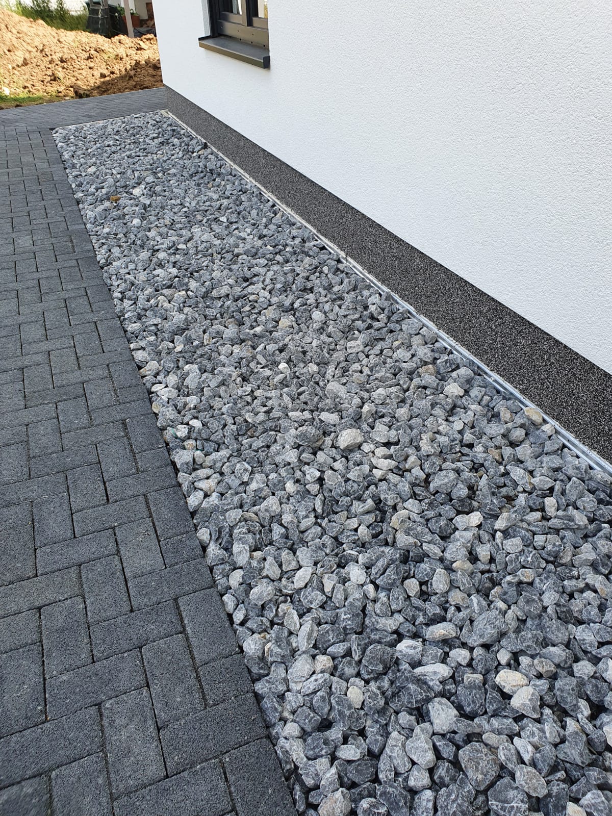 neubauwohnung-sichtbare-abschlussleisten-unschoen-509117-1.jpg