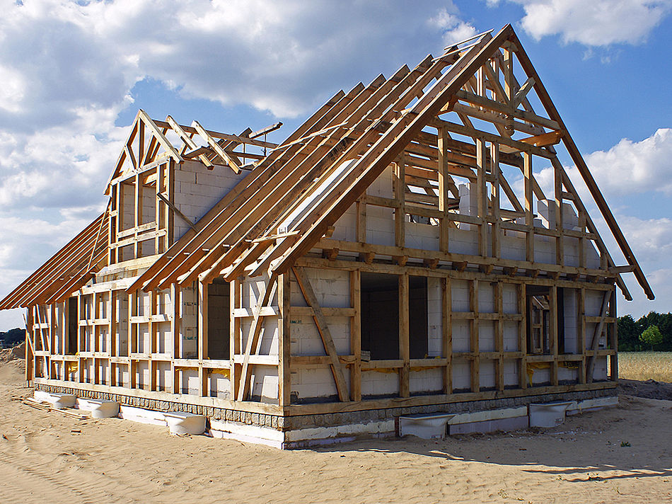 neues-fachwerkhaus-innen-massiv-bauen-360567-1.jpg