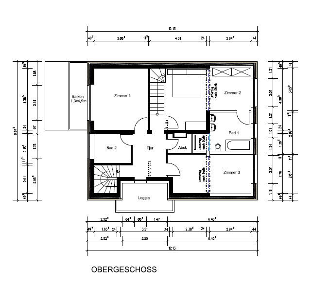 Obergeschoss Grundriss eines Hauses mit drei Zimmern, Flur und Loggia