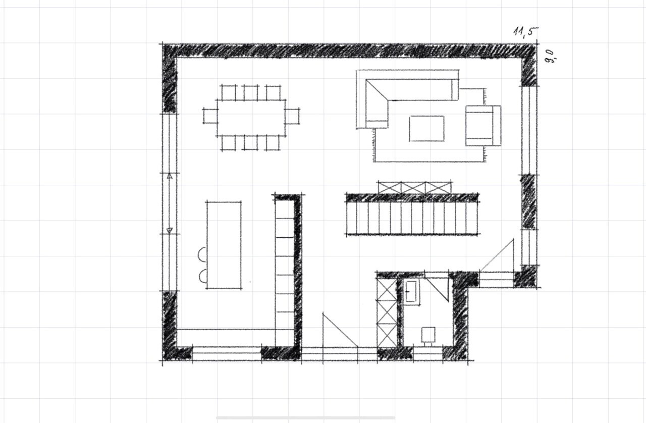 Grundriss: Wohn- und Essbereich mit Esstisch links, Lounge rechts, Treppe zentral