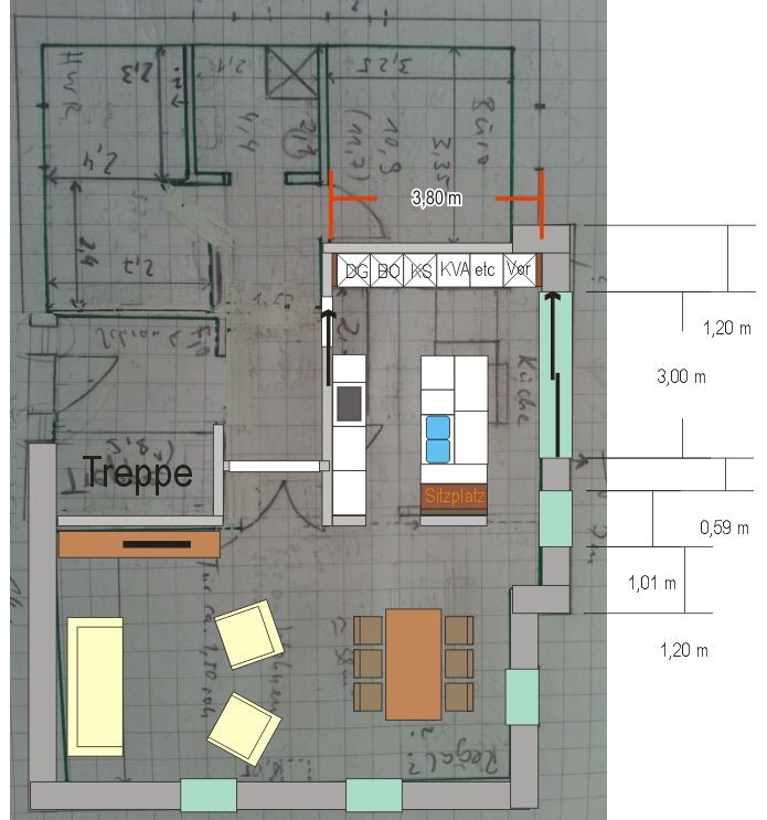 Grundriss eines Wohn- und Küchenbereichs mit Esstisch, Insel, Sitzgruppe und Treppe.