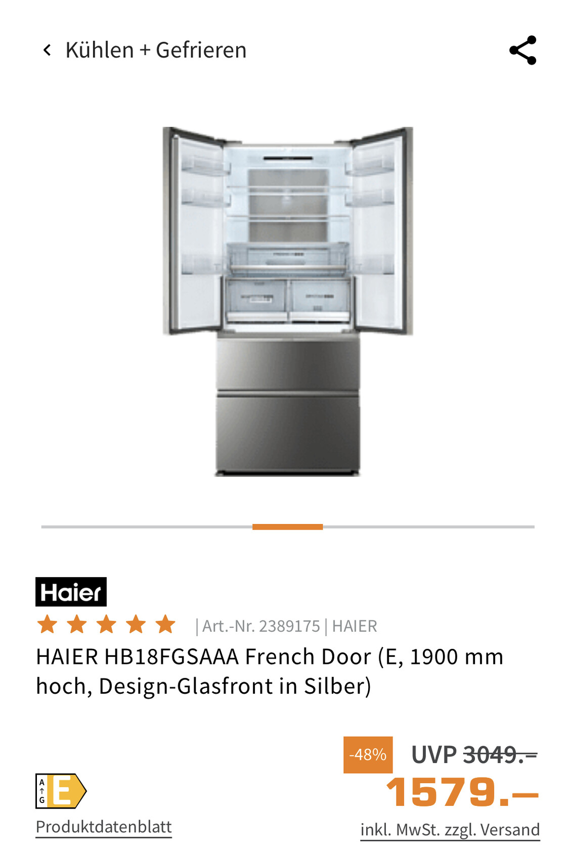Kühlschrank mit französischen Türen oben und Gefrierfach unten, silbernes Glasfront-Design.