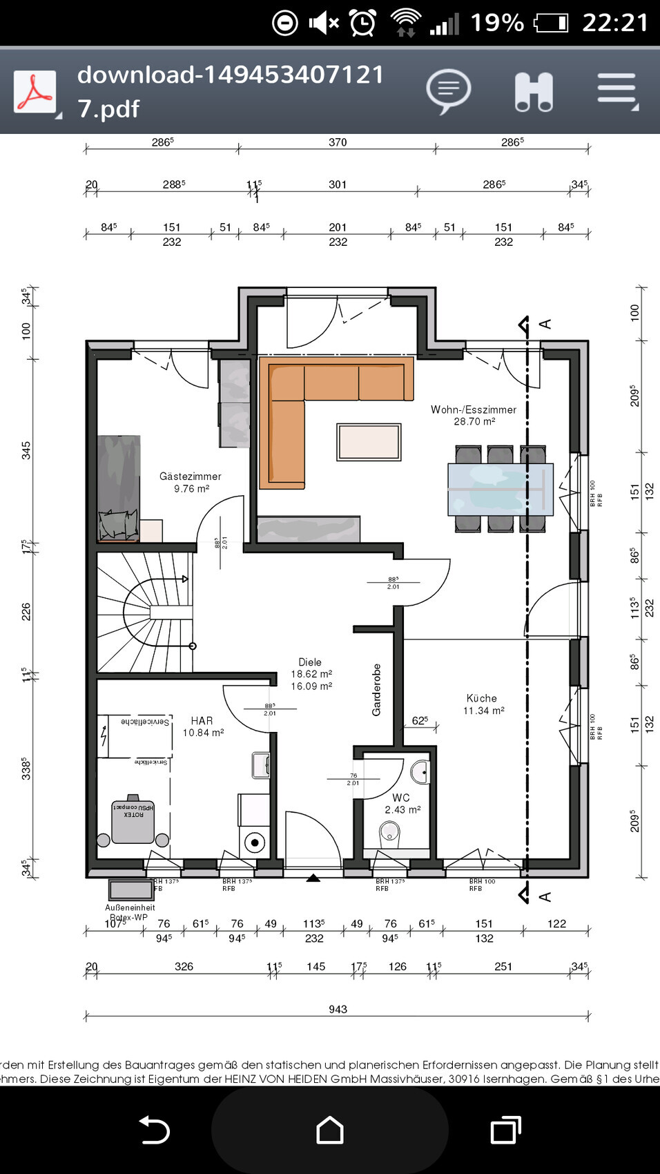 Grundriss eines Hauses mit Küche, Wohnzimmer, Gästezimmer, Diele, Garderobe, HAR und WC.
