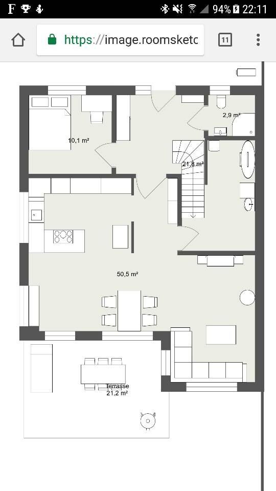 Grundrissplan eines Hauses mit offener Küche, Esstisch, Wohnzimmer und Terrasse