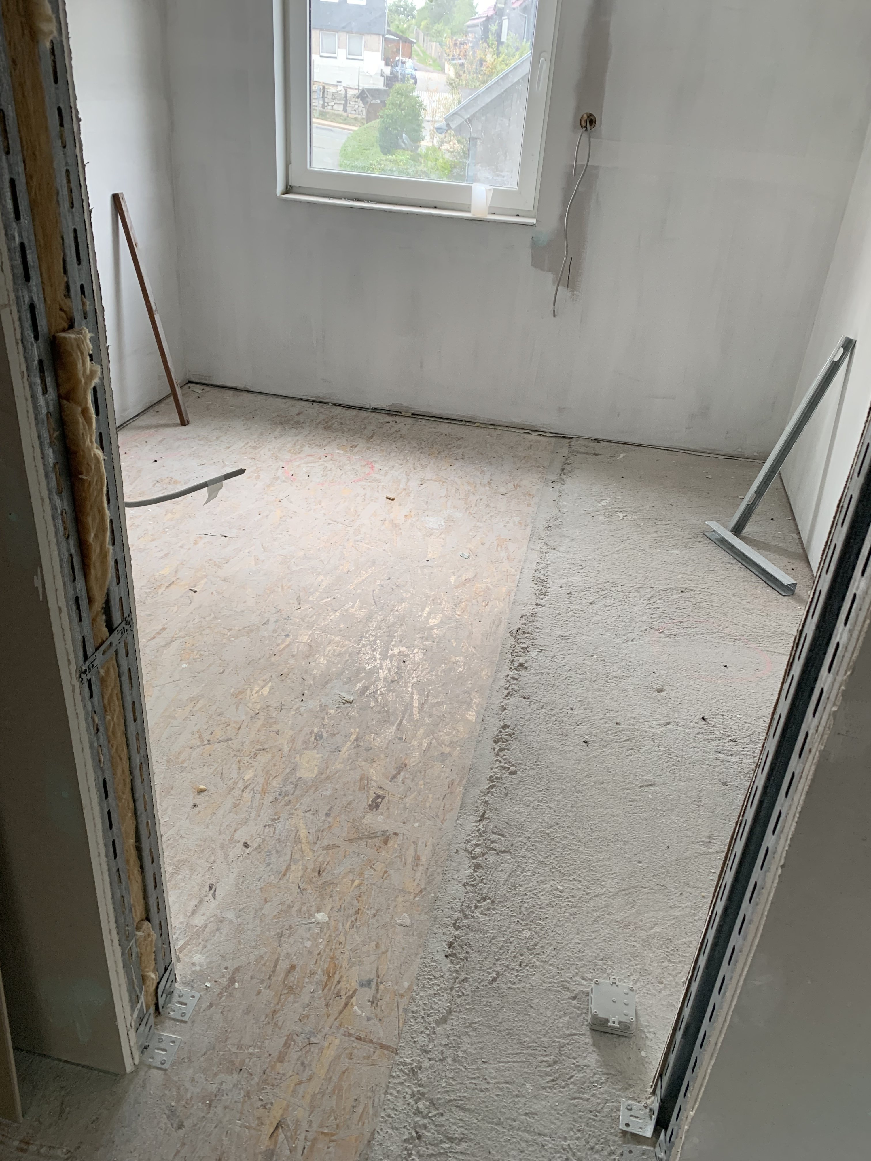 osb-fussboden-teilweise-estrich-ausgleichen-343781-2.jpeg