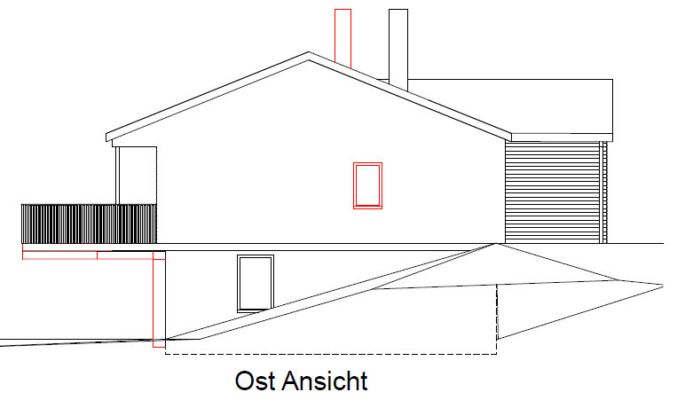 Ostansicht eines Hauses: Satteldach, Balkon an linkem Flügel, Kamin, Garage rechts, Kellerfenster.