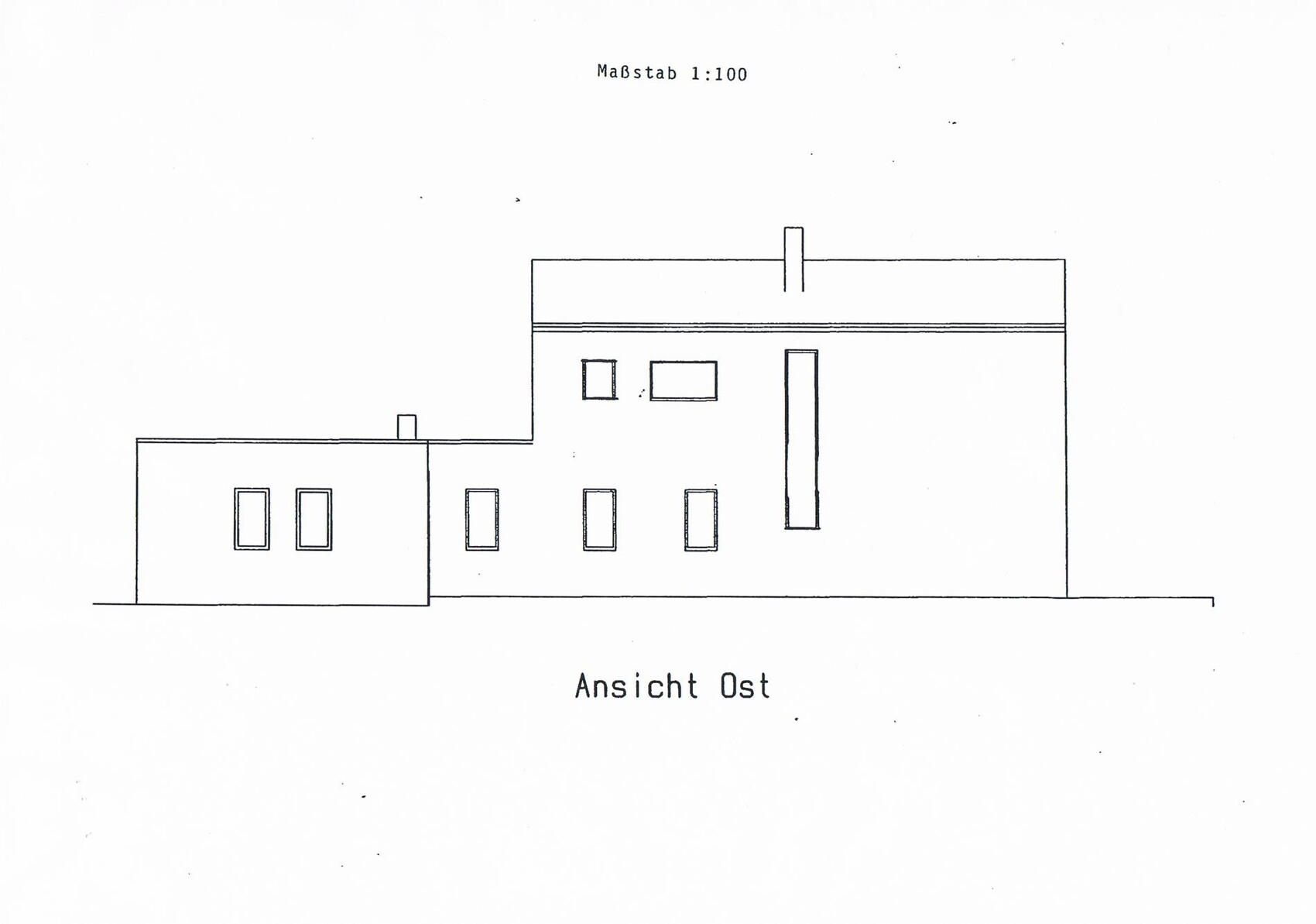Ostansicht eines mehrteiligen Hauses mit Fenstern in einfacher Linienzeichnung