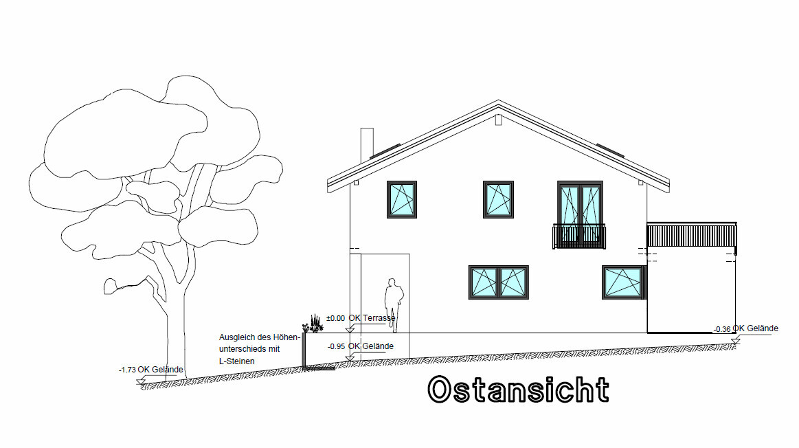 Ostansicht eines Einfamilienhauses mit Baum links, Fenstern und Dachlinie