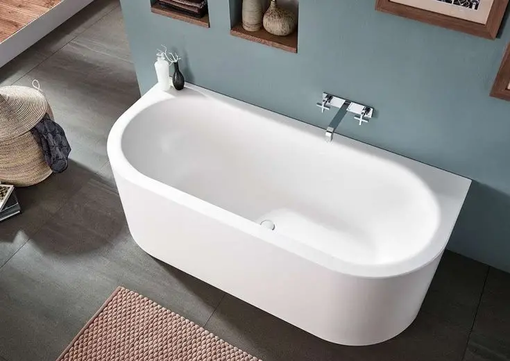 ovale-design-badewanne-aufgrund-schmutz-dahinter-leicht-mobil-machen-643269-2.png
