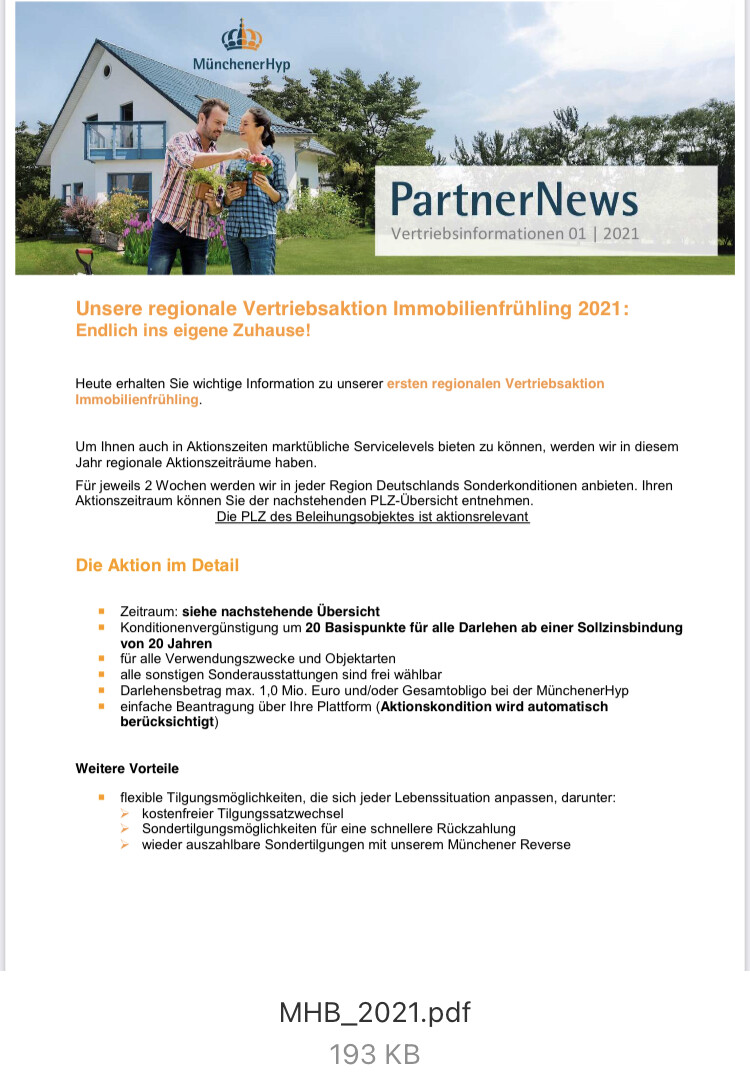 Paar vor Einfamilienhaus mit Garten; Titelseite des PartnerNews-Newsletter