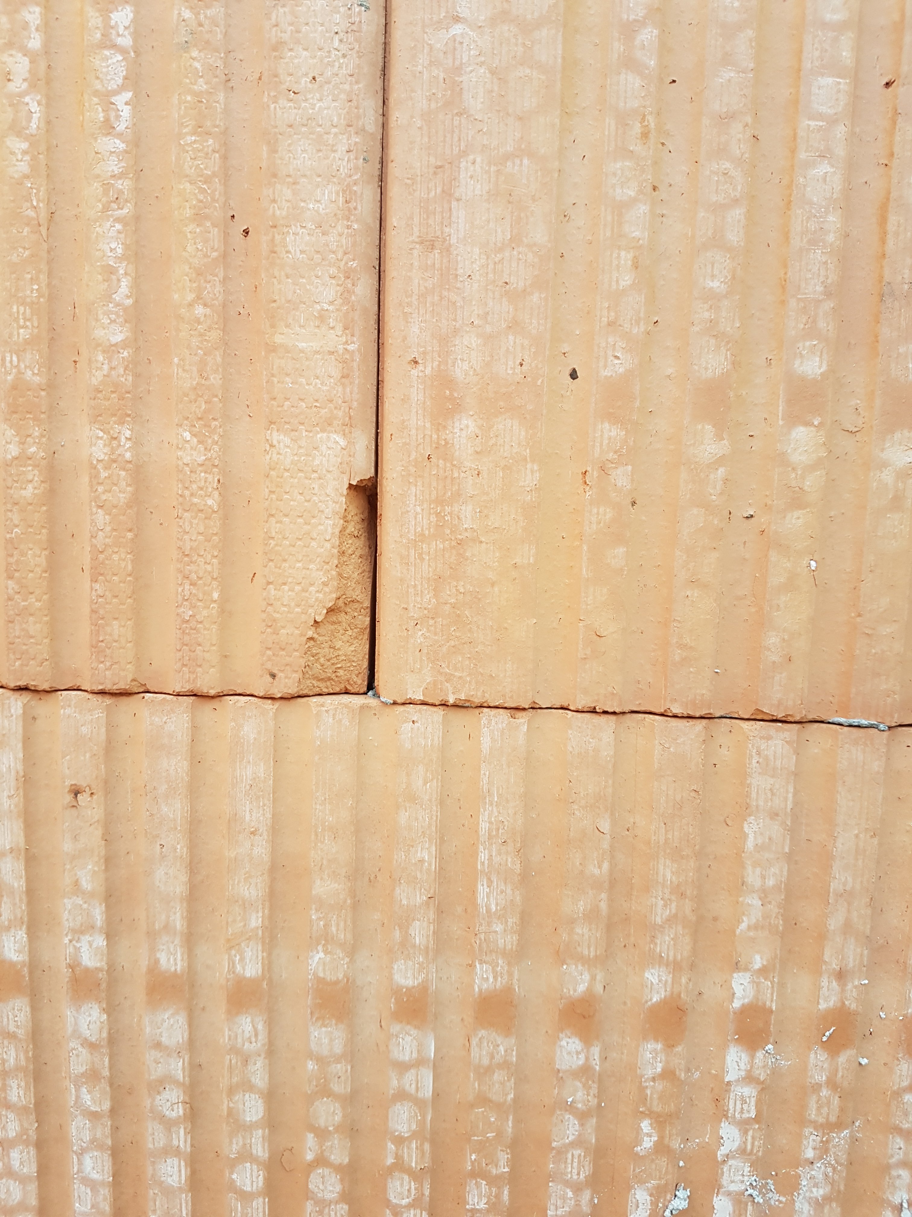 poroton-ziegel-in-grundmauer-beschaedigt-350779-5.jpg