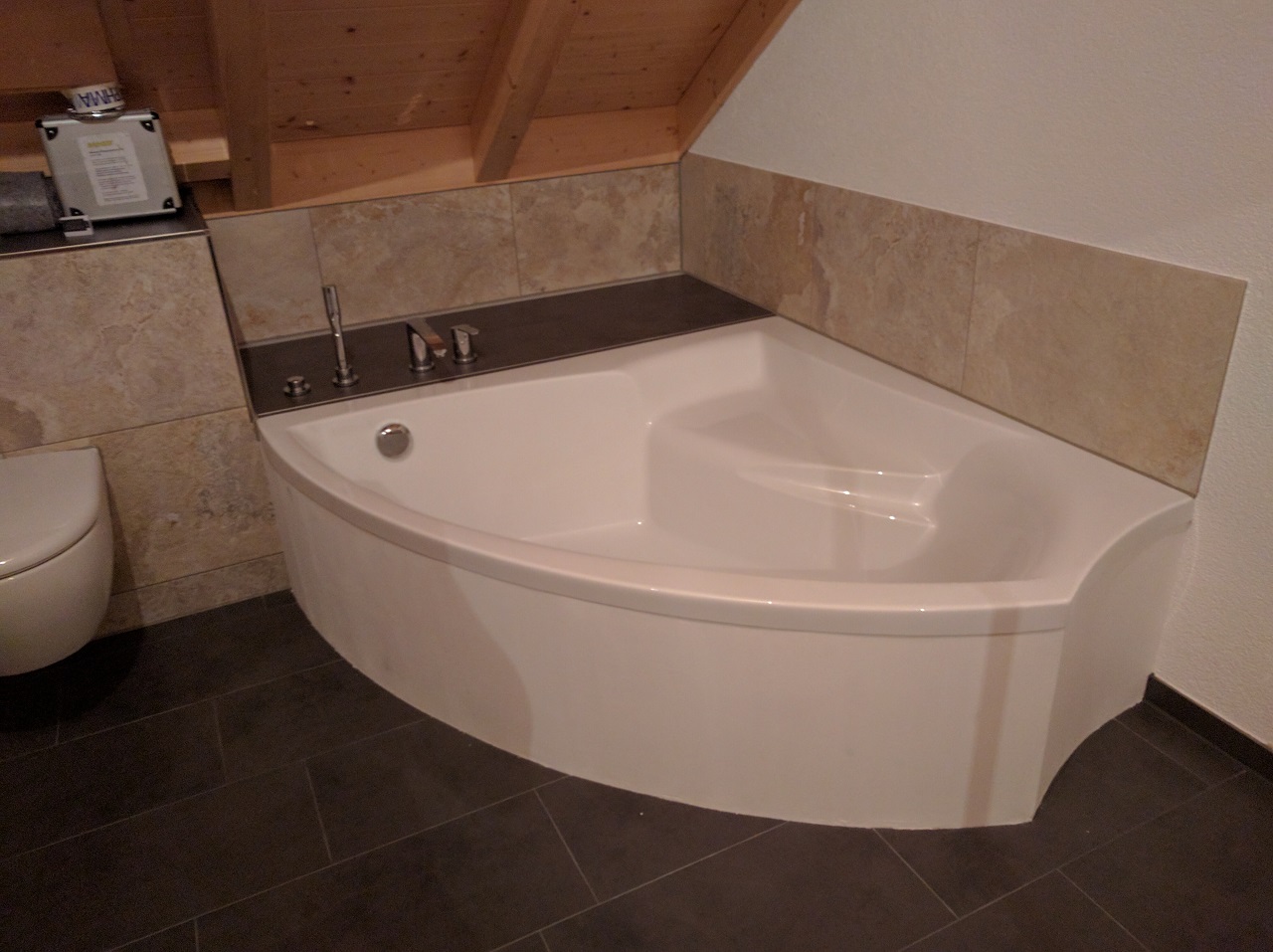 position-der-badewanne-unter-dachschraege-169786-1.jpg