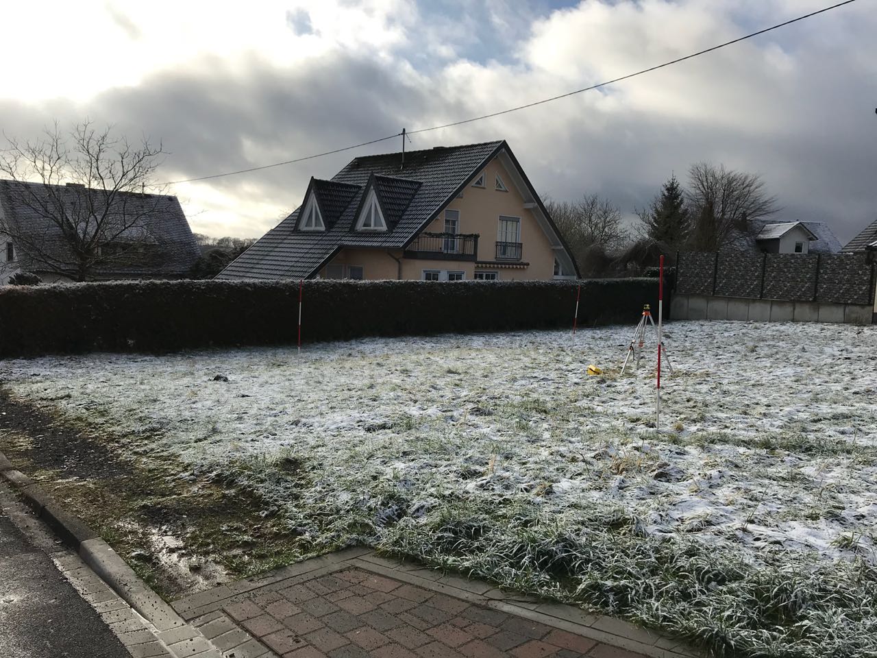 position-des-hauses-und-erdarbeiten-fuer-grundstueck-247261-3.jpeg