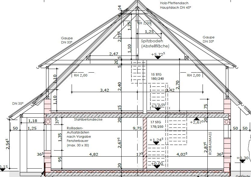 Querschnitt eines zweistöckigen Hauses mit Dachstuhl, Maßen und Treppe.
