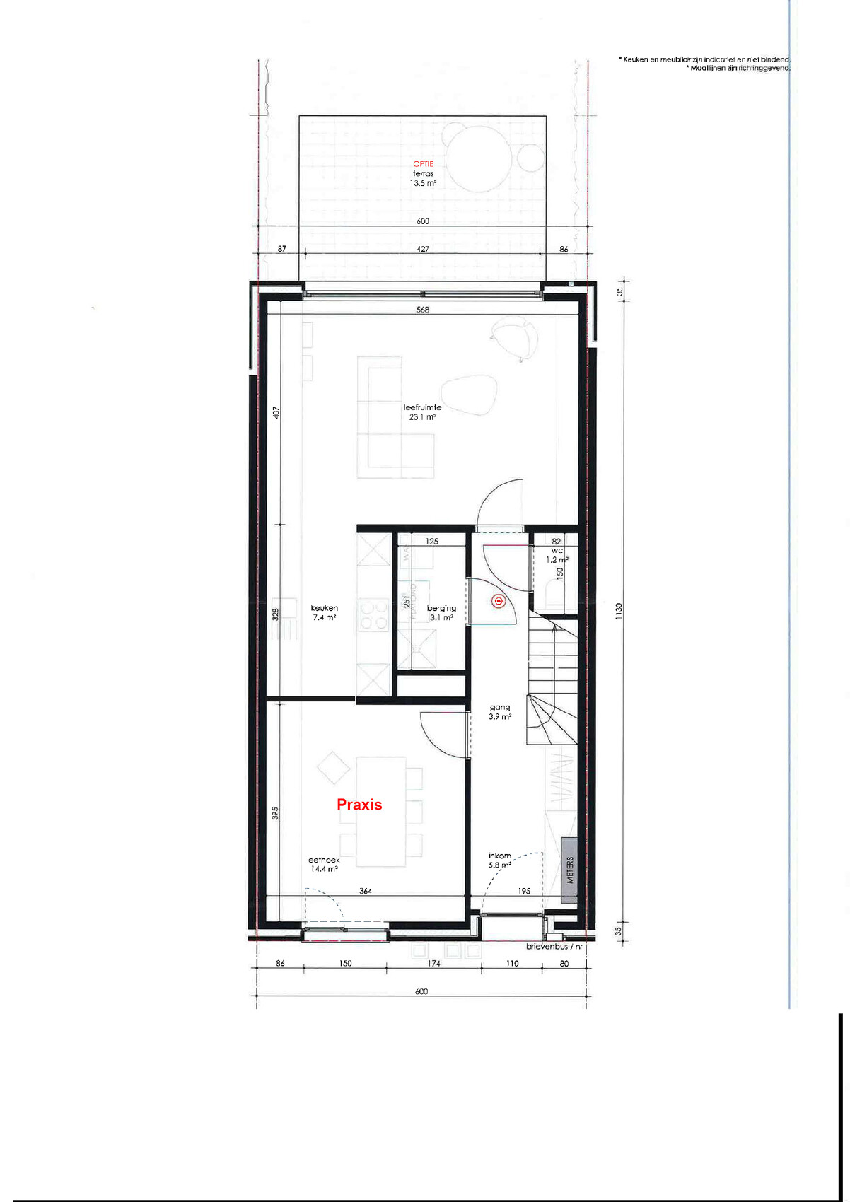 Grundriss eines Hauses mit Praxisraum unten, Küche, Flur, Treppe; Terrasse oben