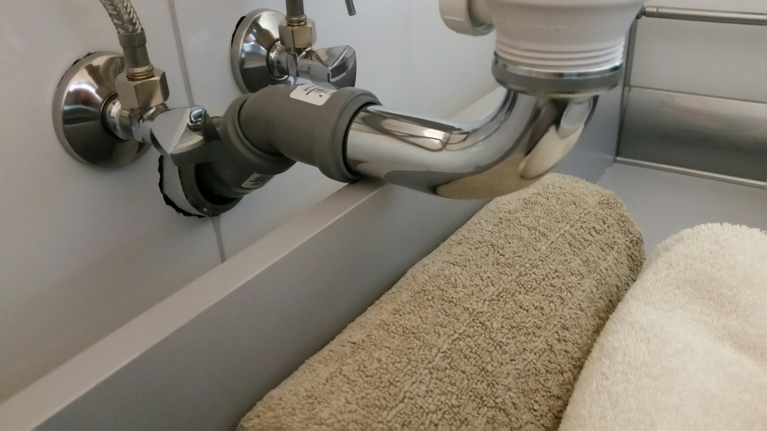 problem-mit-anschluss-waschbecken-zu-abwasserleitung-rohr-97724-2.jpg