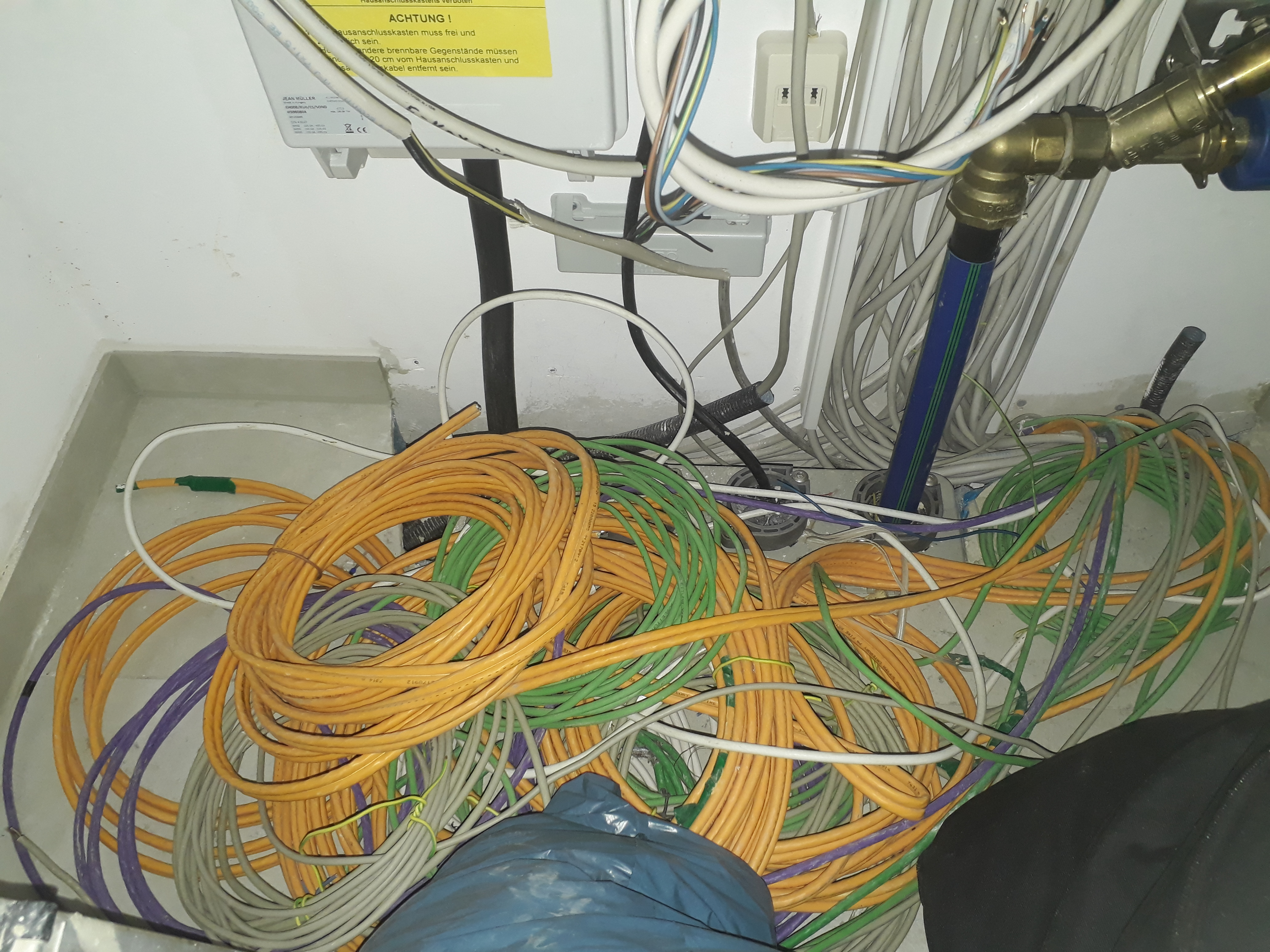 problem-mit-dem-elektriker-was-wuerdet-ihr-unternehmen-487214-2.jpg