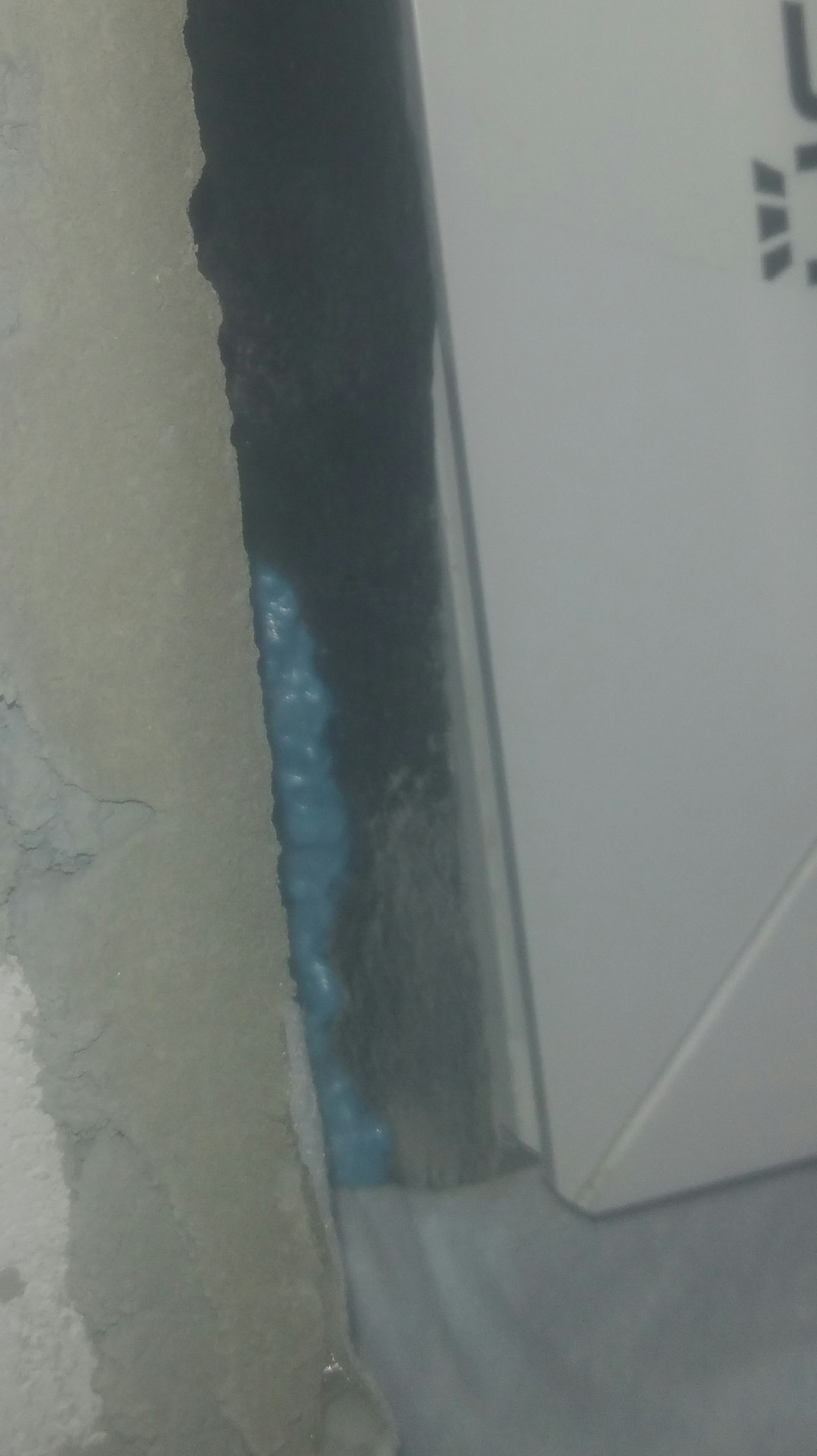 pu-schaum-zwischen-dichtband-und-fenster-normal-oder-nicht-249098-3.jpg