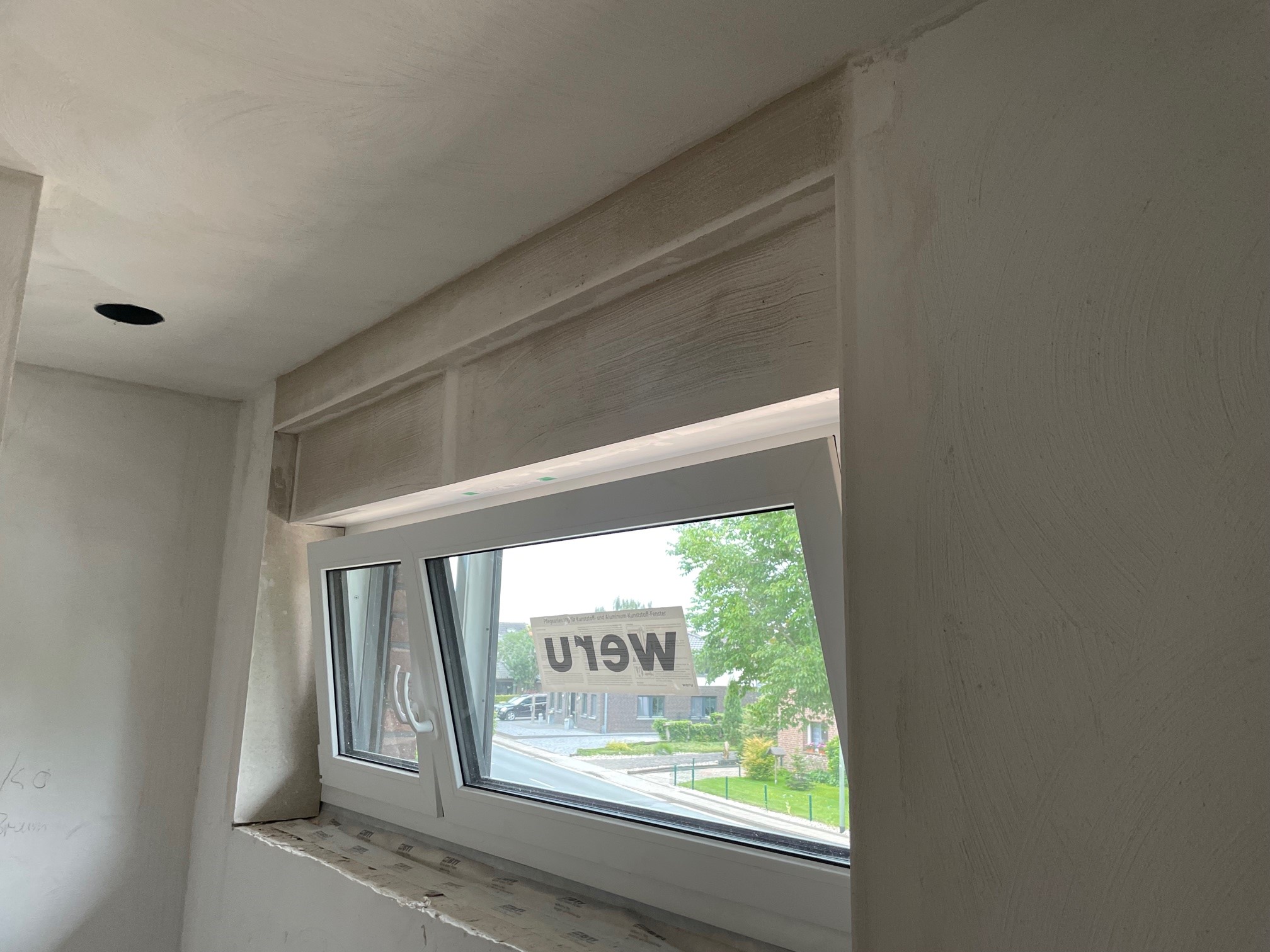 raffstorekasten-nicht-mauerbuendig-evtl-fehlplanung-ideen-524533-1.jpg