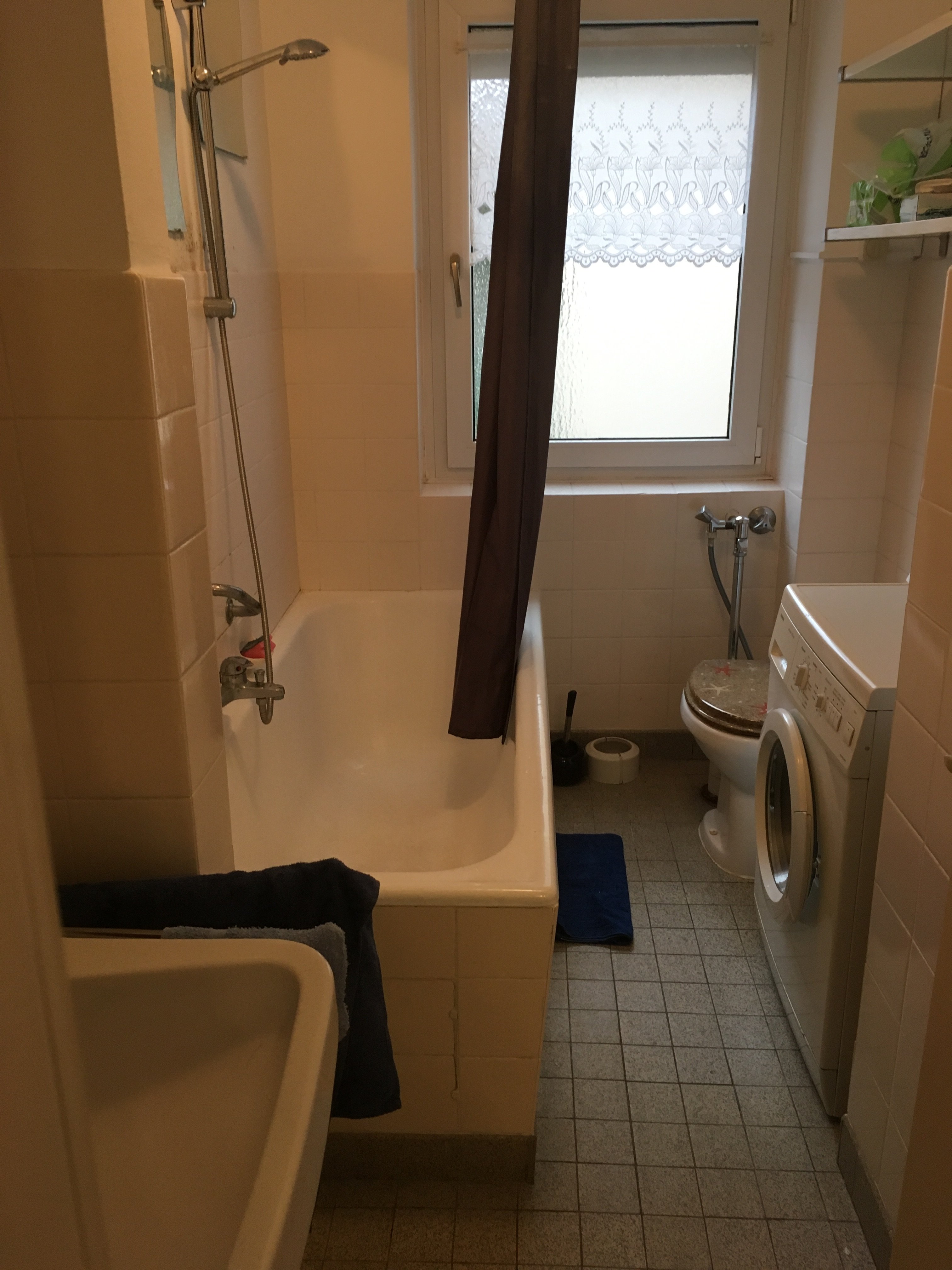 renovierung-tipps-fuer-sehr-kleines-bad-mit-dusche-statt-badewanne-297663-1.JPG