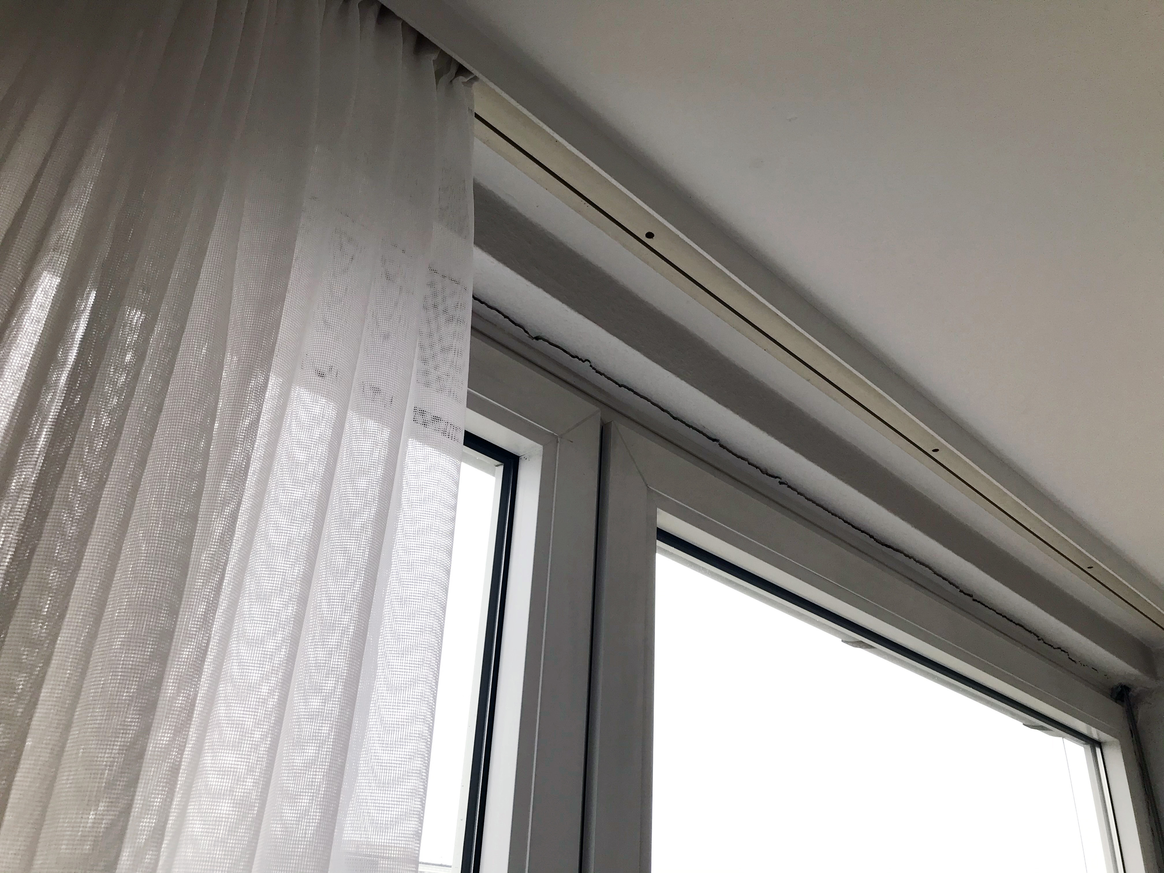 risse-im-innenputz-fensterlaibung-543185-1.jpg
